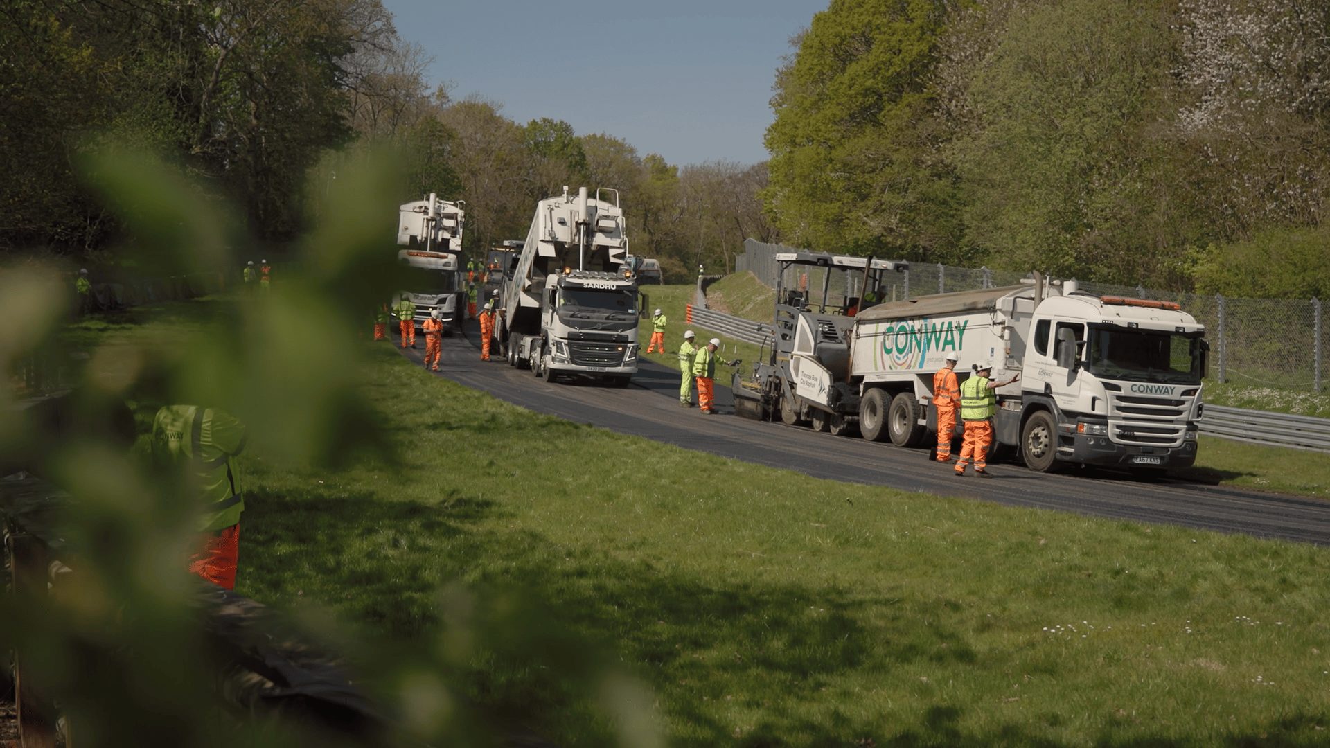 surfacing trucks