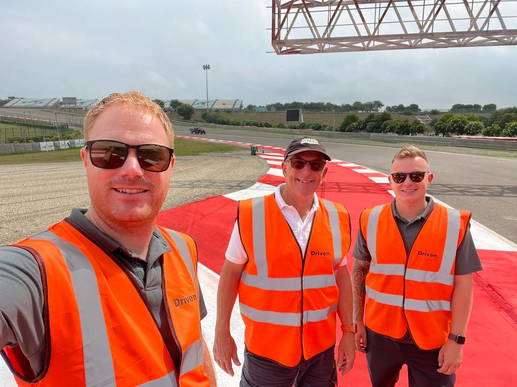 DRVN-BUD-T1-BWGDKR Our experience spans from winning championships, operating leading race and country club venues and international FIA/FIM race track design.
